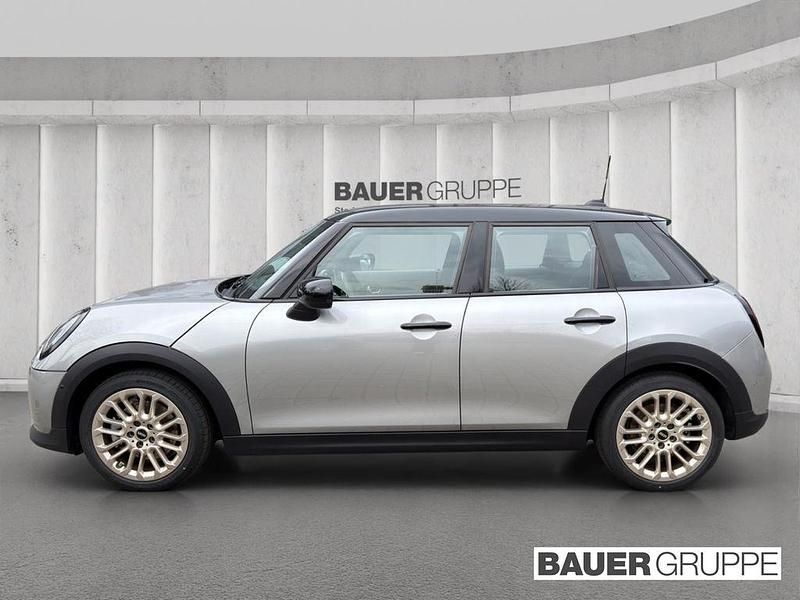 Gebraucht Mini Cooper Favoured 156 PS (114 kW) 2024 Silber Kleinwagen