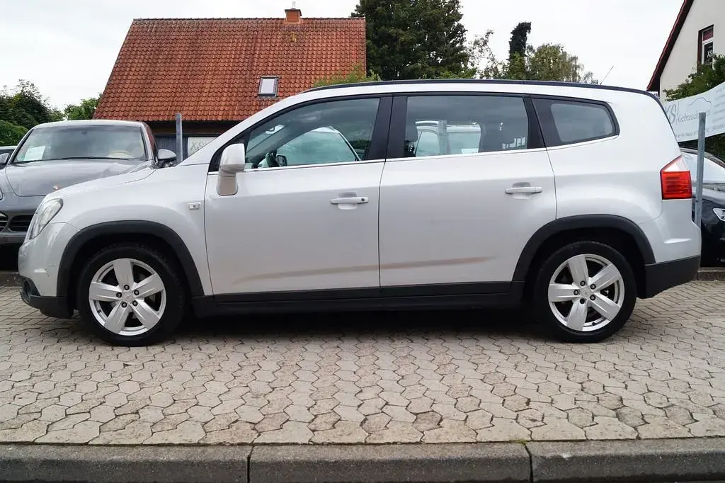 Gebraucht Chevrolet Orlando LTZ 163 PS (119 kW) 2012 Silber Van / Kleinbus
