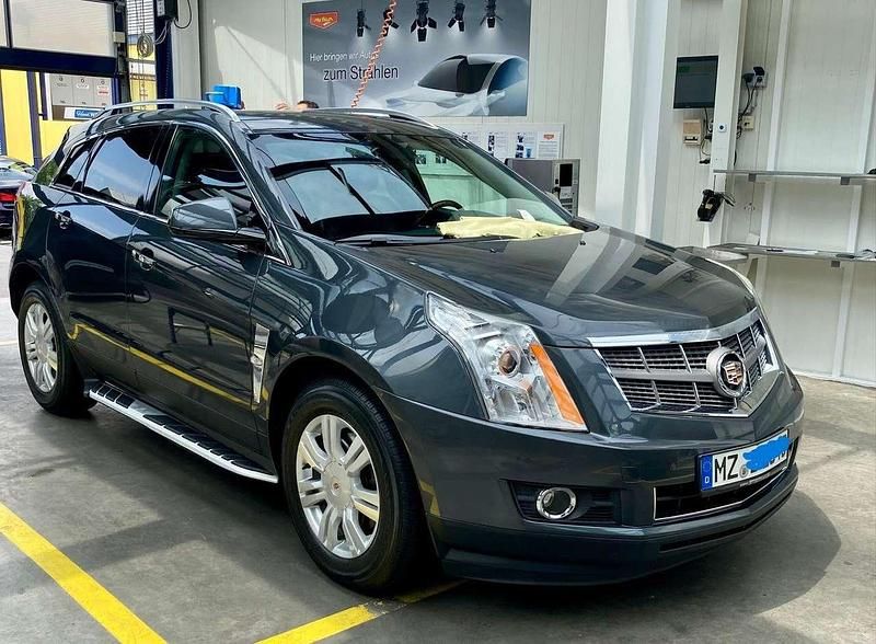 Schwarz Gebraucht 2011 Cadillac SRX SUV | 14.800 € - Bild 1/4