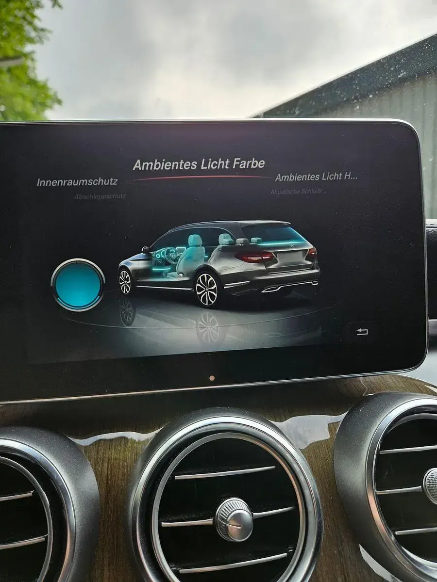 Gebraucht Mercedes C250 211 PS (155 kW) 2016 Blau Kombi
