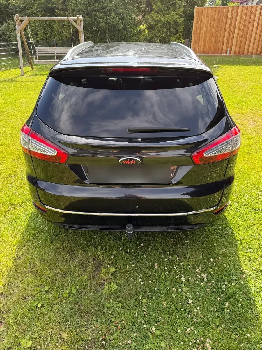 Gebraucht Ford Mondeo 140 PS (102 kW) 2014 Schwarz Kombi