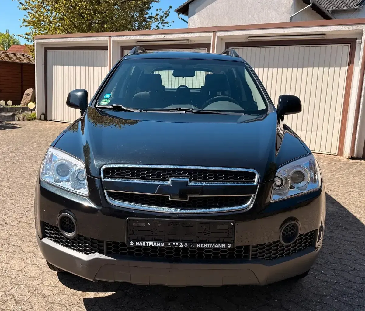 Używany Chevrolet Captiva LS 150 KM (110 kW) 2011 Czarny SUV