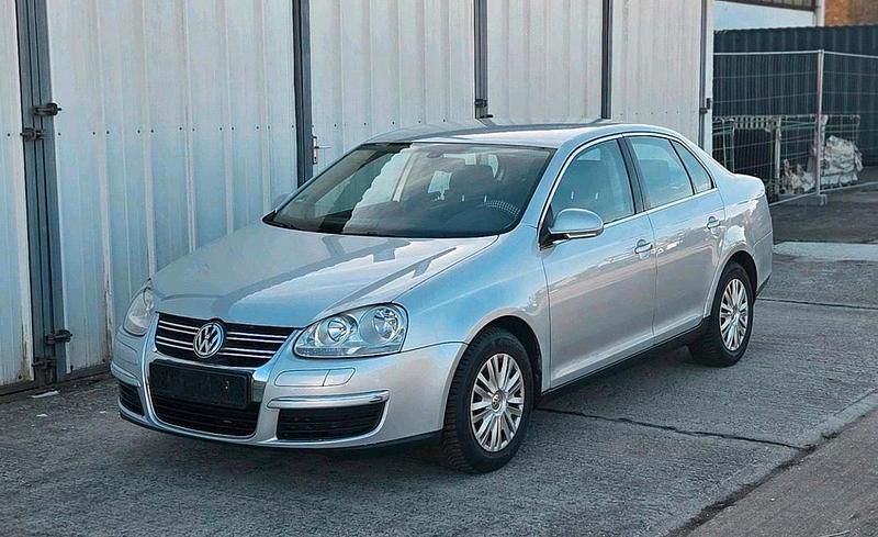 Silber Gebraucht 2006 VW Jetta Comfortline Limousine | 1.300 € (Superpreis) - Bild 1/4