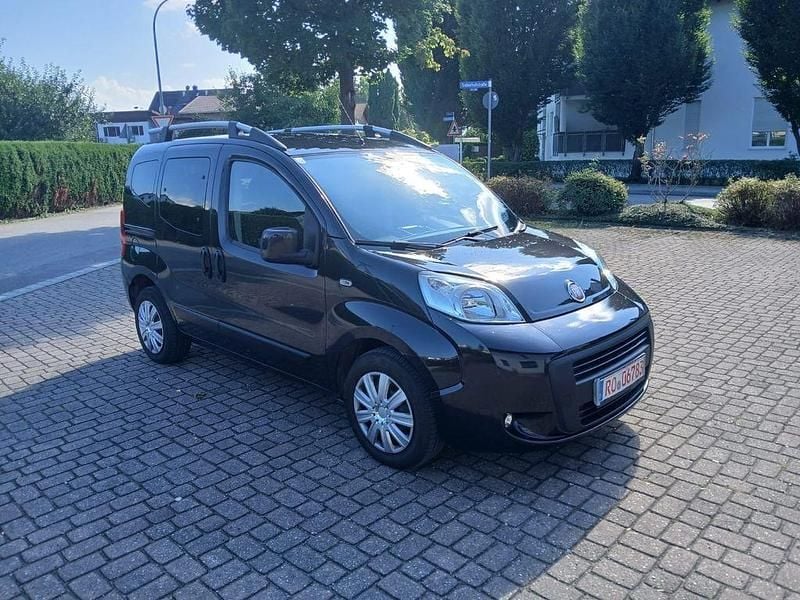 Schwarz Gebraucht 2011 Fiat Qubo Dynamic Van / Kleinbus | 3.490 € (Superpreis) - Bild 1/4