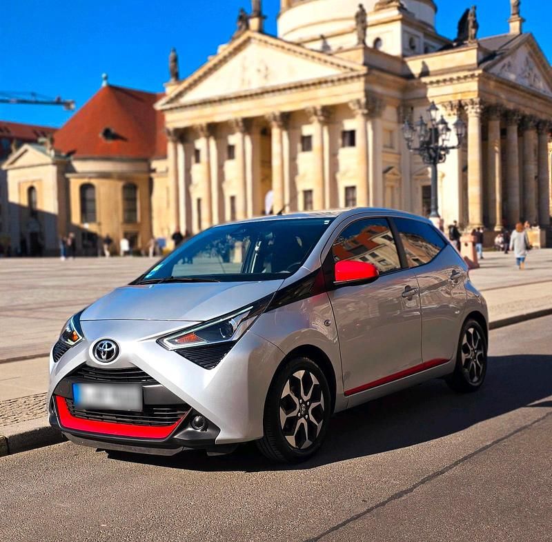 Gebraucht Toyota Aygo 72 PS (52 kW) 2018 Silber Kleinwagen