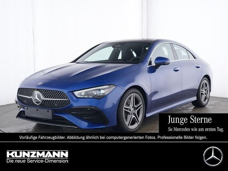 Spektralblau metallic Gebraucht 2024 Mercedes CLA220 AMG Limousine | 39.947 € (Fairer Preis) - Bild 1/4