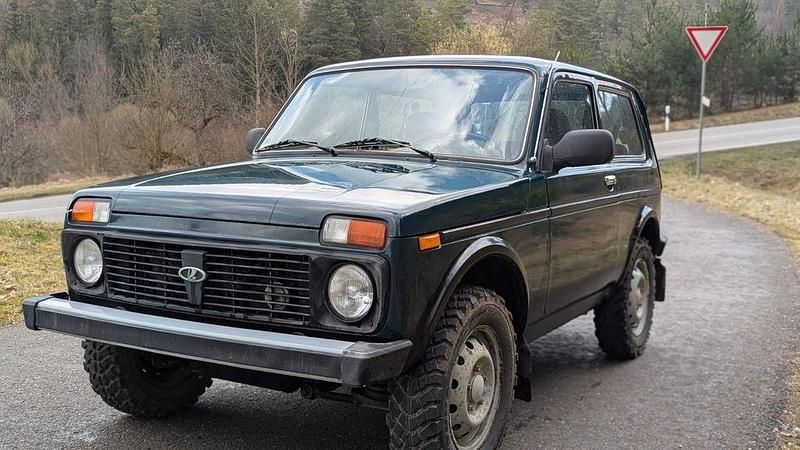 Gebraucht Lada niva 83 PS (61 kW) 2010 Grün SUV