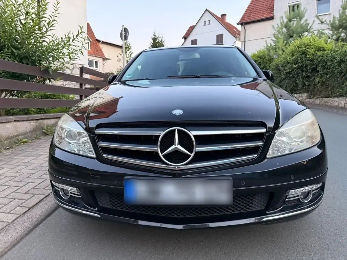 Gebraucht Mercedes C180 156 PS (114 kW) 2009 Schwarz Limousine
