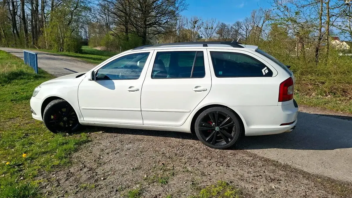 Gebraucht Skoda Octavia RS 170 PS (125 kW) 2011 Weiß Kombi