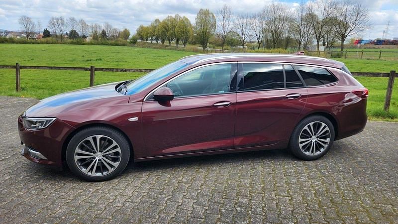 Gebraucht Opel Insignia Ultimate 170 PS (125 kW) 2018 Rot Kombi