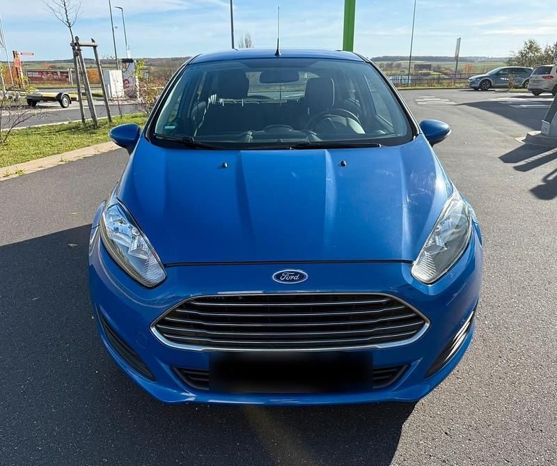 Gebraucht Ford Fiesta 95 PS (69 kW) 2013 Blau Kleinwagen
