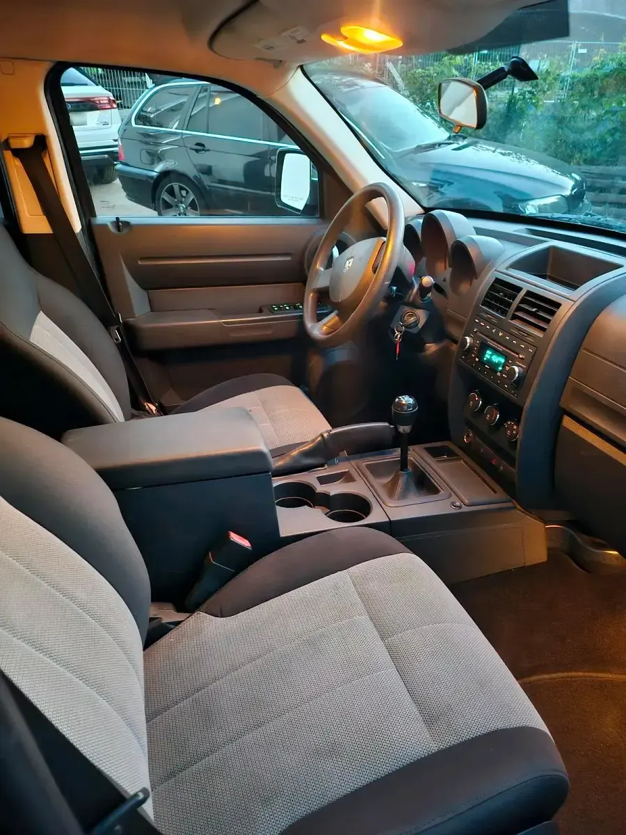 Gebraucht Dodge Nitro 177 PS (130 kW) 2009 Schwarz SUV