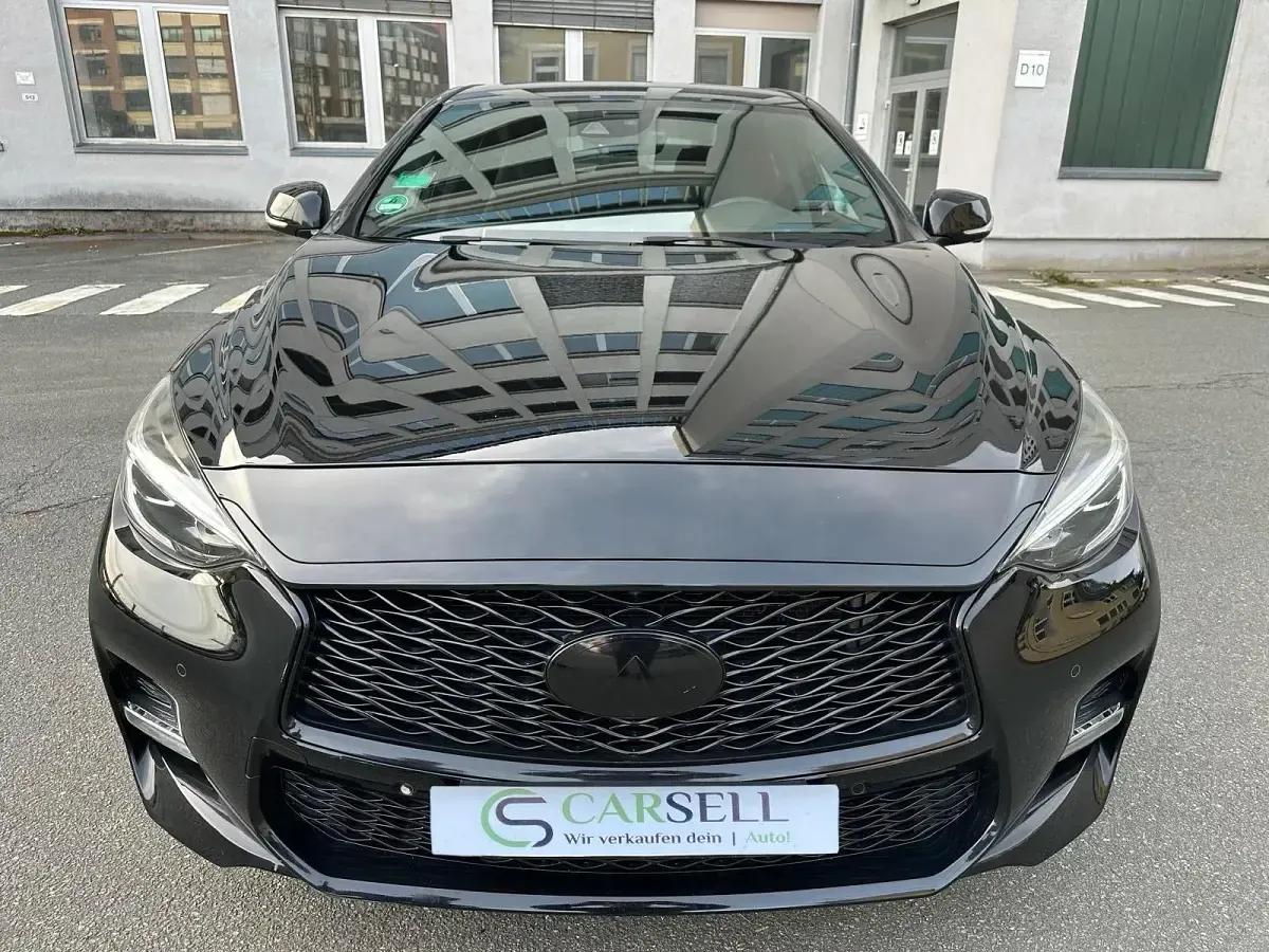 Gebraucht Infiniti Q30 156 PS (114 kW) 2017 Schwarz Limousine