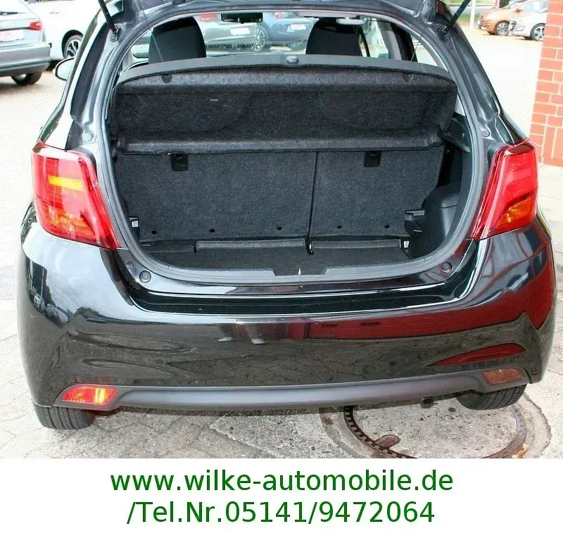Gebraucht Toyota Yaris Comfort 69 PS (50 kW) 2015 Schwarz Kleinwagen