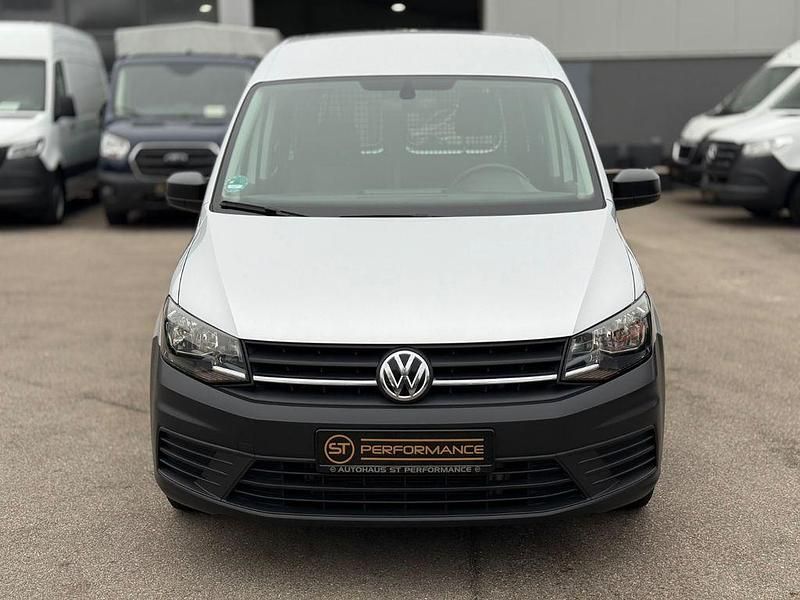 Używany VW Caddy 102 KM (75 kW) 2020 Srebrny Minivan