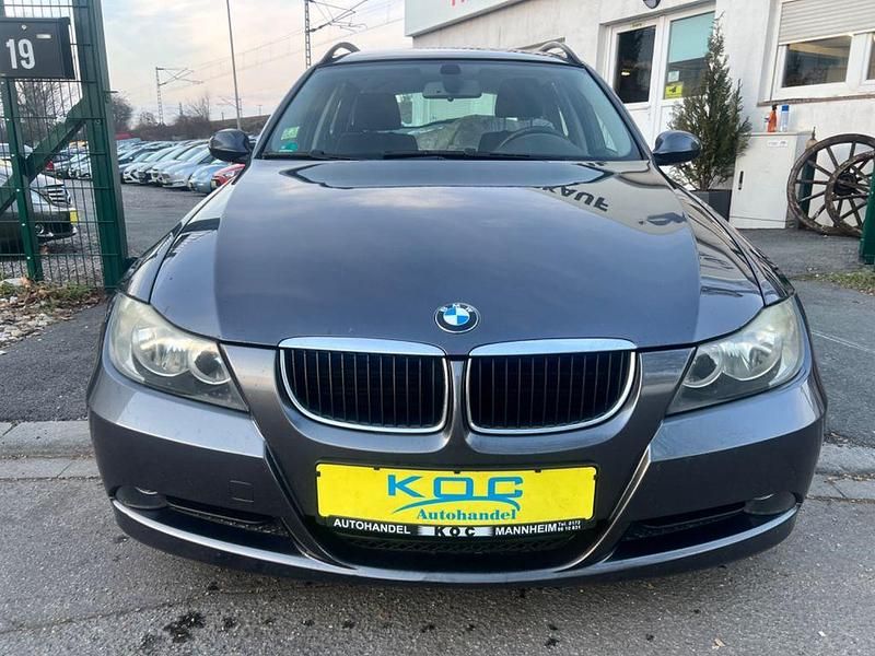 Gebraucht BMW 318 143 PS (105 kW) 2008 Grau Kombi