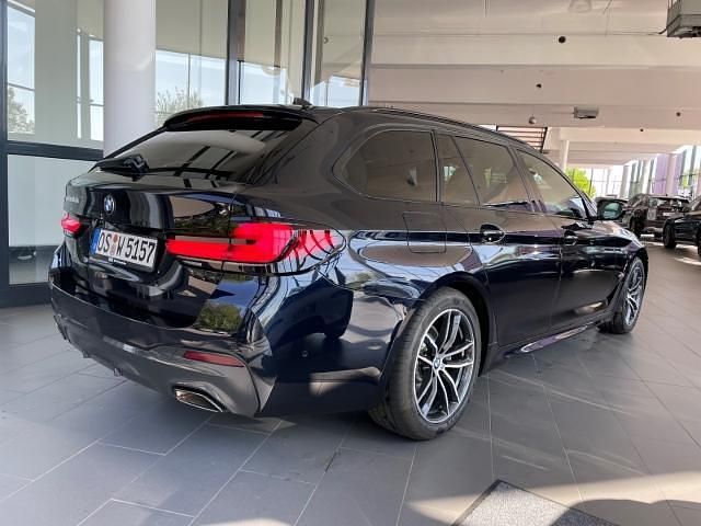 Gebraucht BMW 520 M Sport 190 PS (139 kW) 2022 Schwarz Kombi