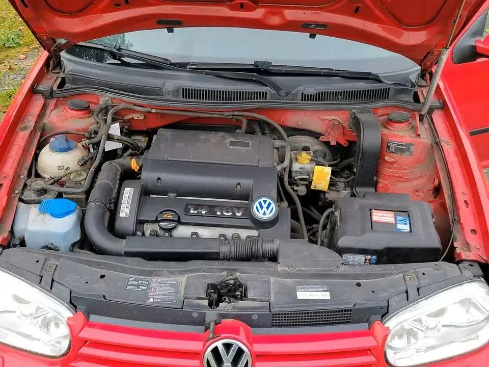 Gebraucht VW Golf IV Pacific 75 PS (55 kW) 2003 Rot Limousine