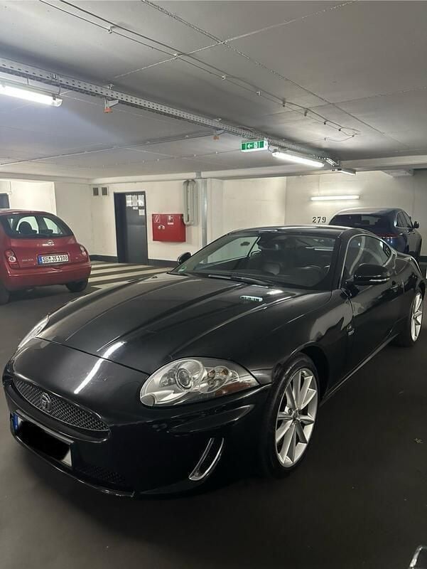 Schwarz Gebraucht 2010 Jaguar XK Coupé | 15.900 € (Superpreis) - Bild 1/4