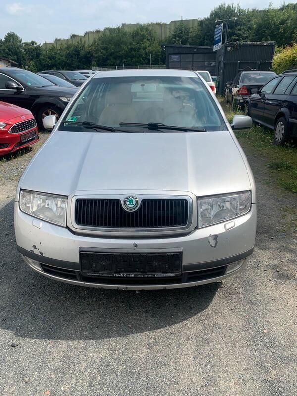 Silber Gebraucht 2002 Skoda Fabia Kombi | 600 € (Etwas zu teuer) - Bild 1/4
