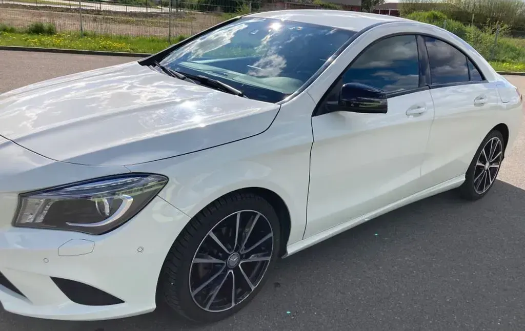 Gebraucht Mercedes CLA180 Urban 122 PS (89 kW) 2014 Weiß Limousine