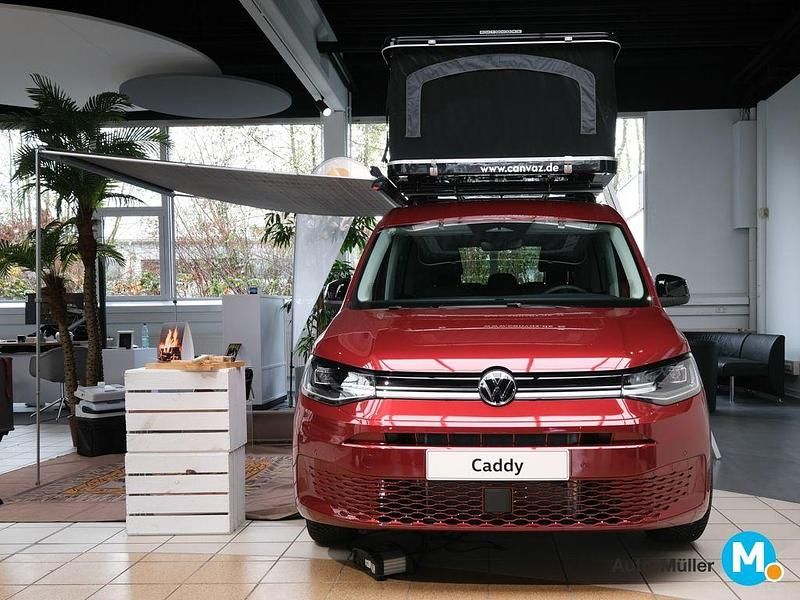 Neu VW Caddy 122 PS (89 kW) 2025 Rot Van / Kleinbus