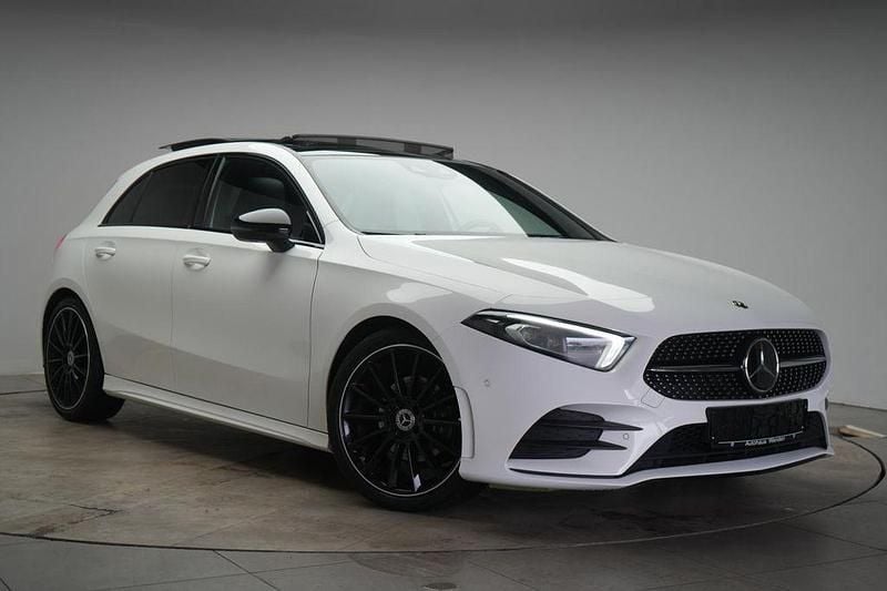 Weiß Gebraucht 2020 Mercedes A180 AMG Limousine | 27.490 € (Fairer Preis) - Bild 1/4