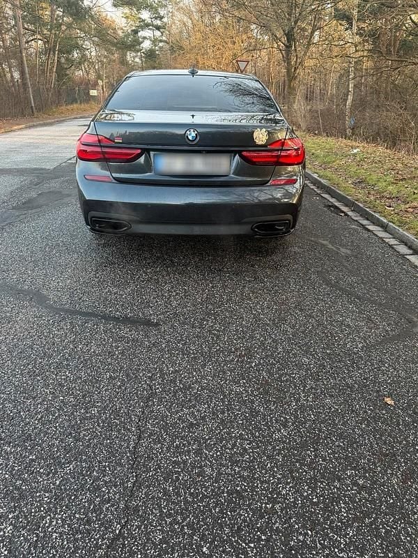 Gebraucht BMW 730L 265 PS (194 kW) 2017 Andere farben Limousine