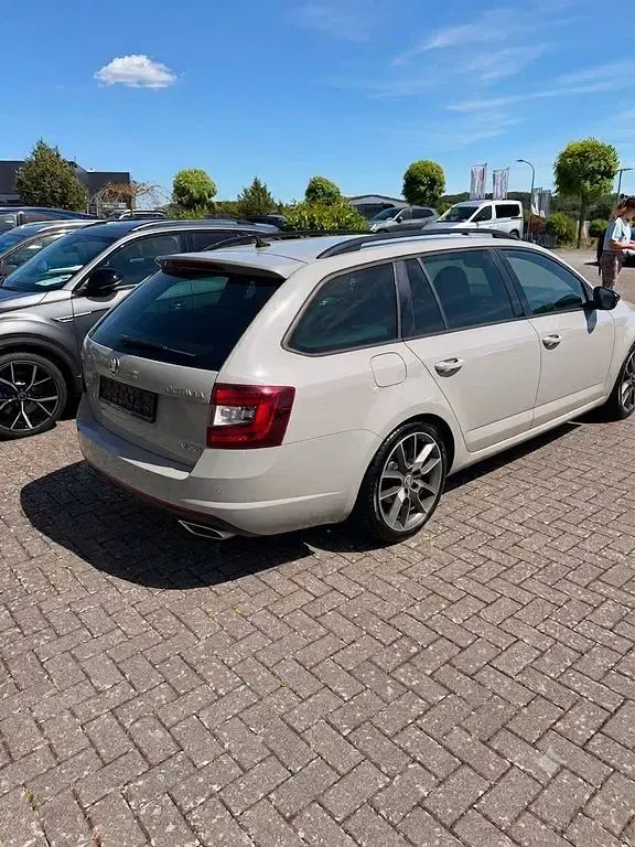 Gebraucht Skoda Octavia RS 184 PS (135 kW) 2019 Grau Kombi