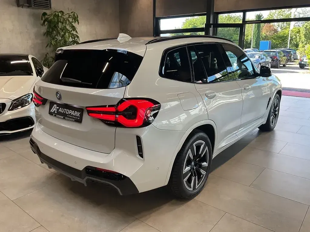 Gebraucht BMW iX3 Impressive 210 kW (286 PS) 2024 Mineralweiss SUV