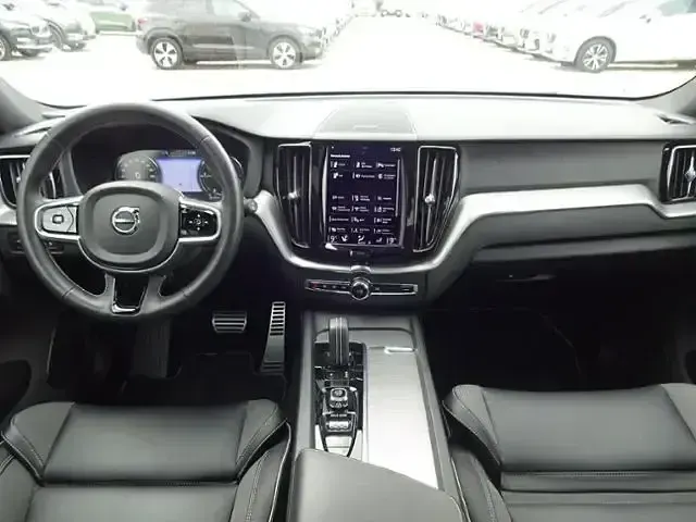 Gebraucht Volvo XC60 R-Design 341 PS (250 kW) 2021 Crystal white / metallic SUV