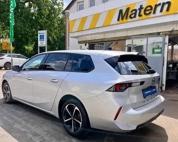 Gebraucht Opel Astra 131 PS (96 kW) 2024 Silber Kleinwagen