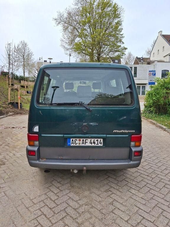 Second-hand VW T4 110 CP (80 kW) 1996 Verde Van