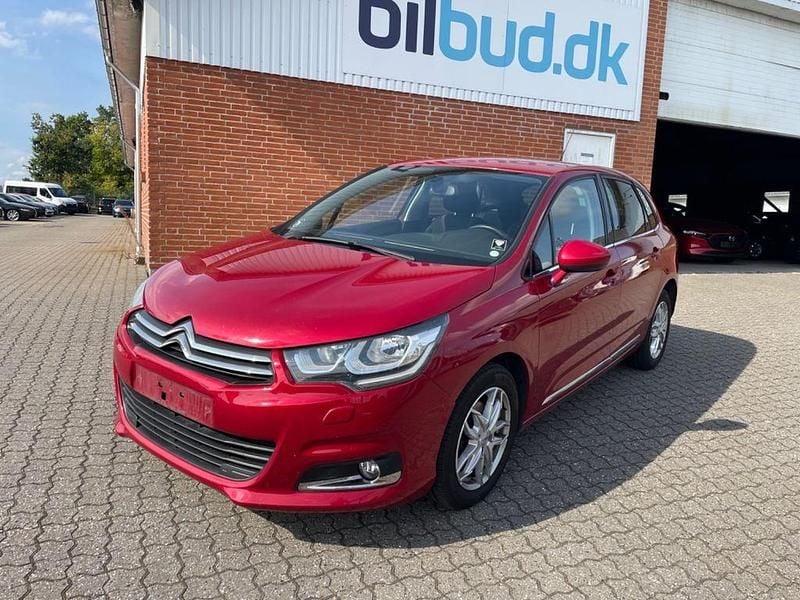 Rot Gebraucht 2018 Citroën C4 SELECTION Limousine | 6.999 € (Superpreis) - Bild 1/4