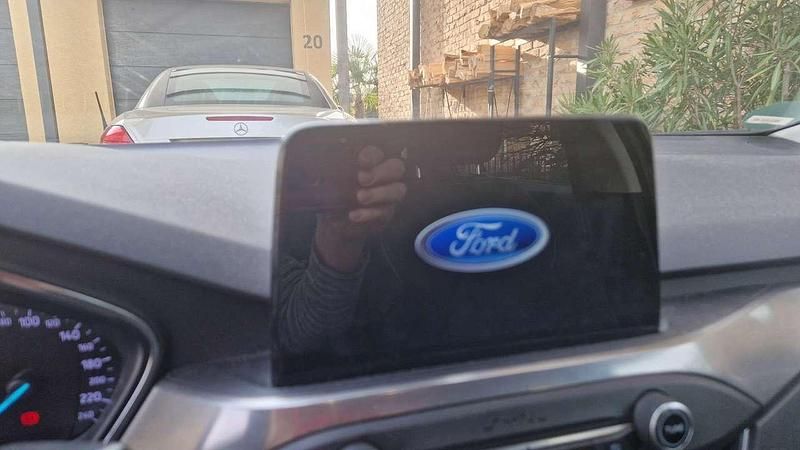 Gebraucht Ford Focus 150 PS (110 kW) 2019 Grau Kombi