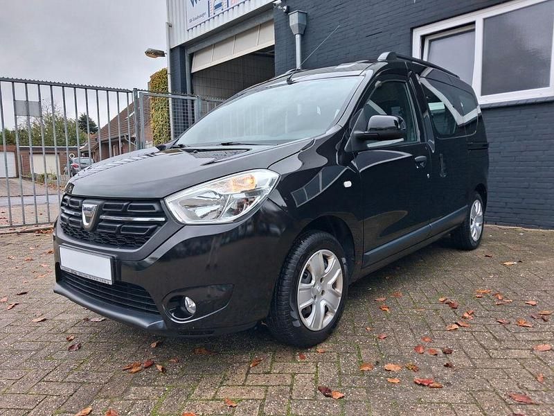 Schwarz Gebraucht 2018 Dacia Dokker Comfort Van | 10.900 € (Fairer Preis) - Bild 1/4