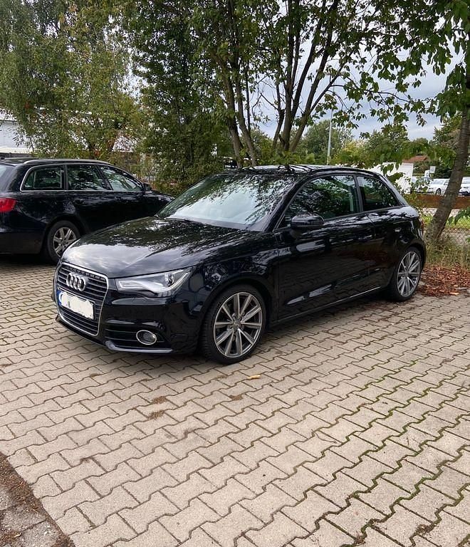 Second-hand Audi A1 Ambition 122 CP (89 kW) 2011 Negru Hatchback