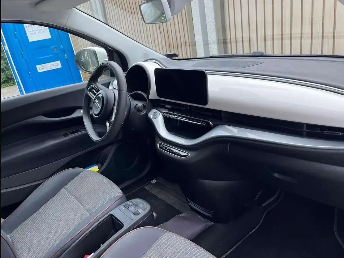 Gebraucht Fiat 500e Icon 86 kW (118 PS) 2022 Weiß Cabrio
