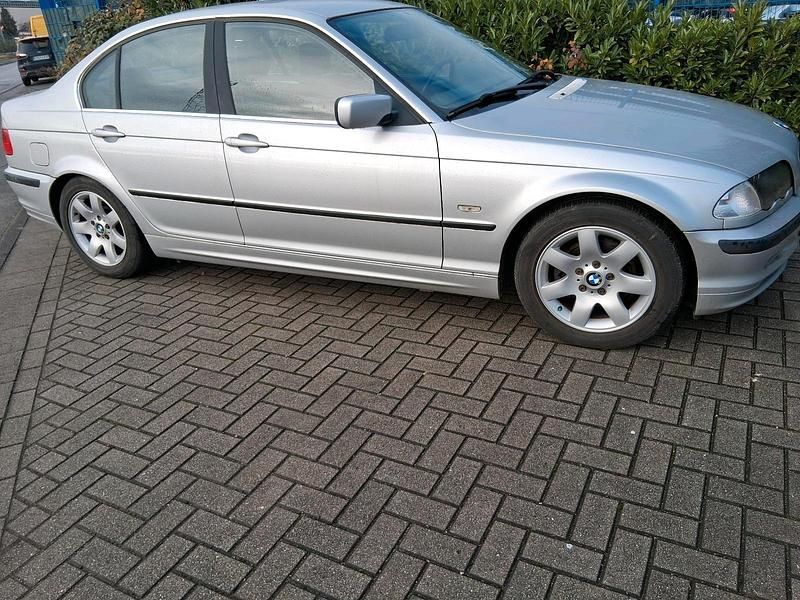 Gebraucht BMW 320 170 PS (125 kW) 2002 Silber Limousine
