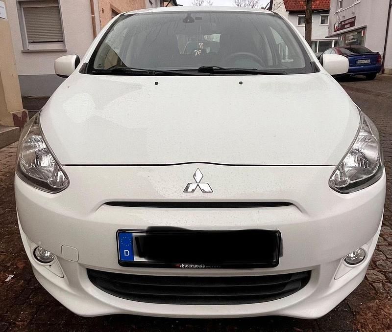 Gebraucht Mitsubishi Space Star Top 80 PS (58 kW) 2015 Weiß Kleinwagen