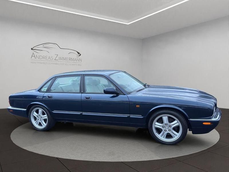 Gebraucht Jaguar XJR 363 PS (266 kW) 1999 Blau Limousine