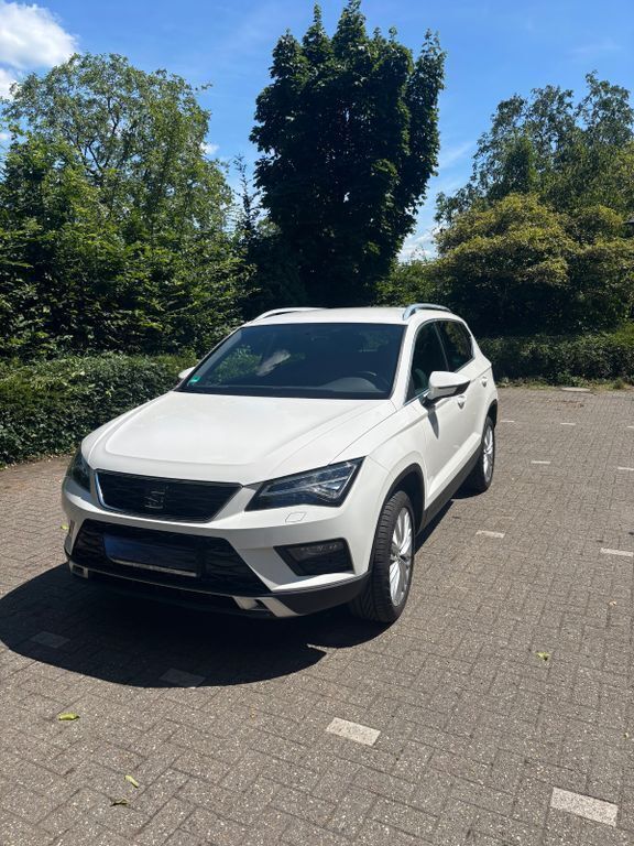 Weiß Gebraucht 2018 Seat Ateca XCELLENCE SUV | 18.490 € (Fairer Preis) - Bild 1/4
