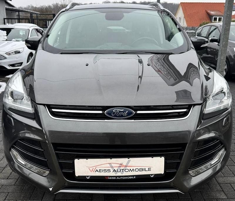 Gebraucht Ford Kuga Titanium 150 PS (110 kW) 2015 Grau SUV