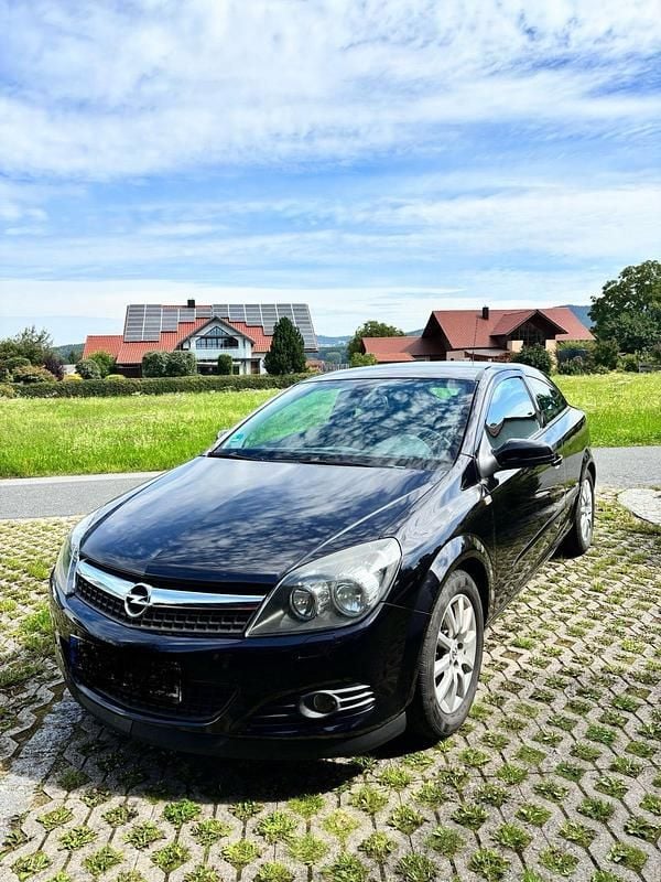Schwarz Gebraucht 2008 Opel Astra GTC Coupé | 2.200 € (Guter Preis) - Bild 1/4
