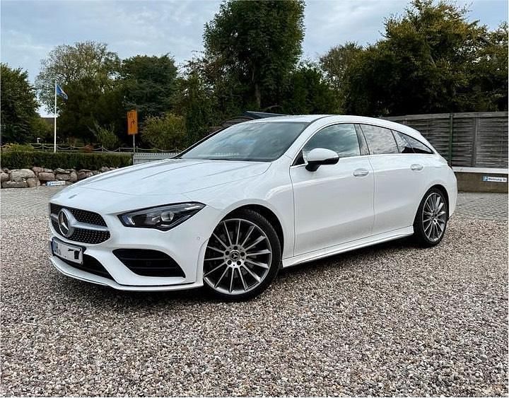 Weiß Gebraucht 2023 Mercedes CLA200 Shooting Brake AMG line Kombi | 26.950 € (Guter Preis) - Bild 1/4