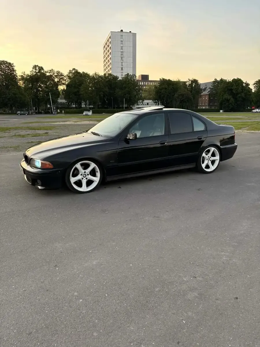 Gebraucht BMW 530 193 PS (141 kW) 2000 Schwarz Limousine