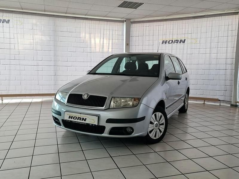 Silber Gebraucht 2009 Skoda Fabia Ambiente Kombi | 3.490 € (Fairer Preis) - Bild 1/4
