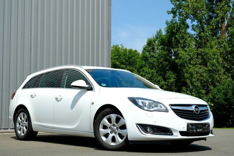 Weiß Gebraucht 2016 Opel Insignia Kombi | 6.270 € (Guter Preis) - Bild 1/4