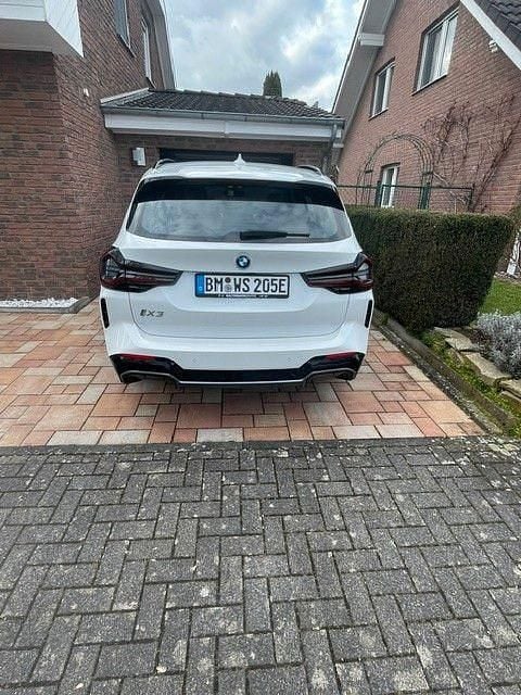 Gebraucht BMW iX3 Impressive 210 kW (286 PS) 2025 Weiß SUV