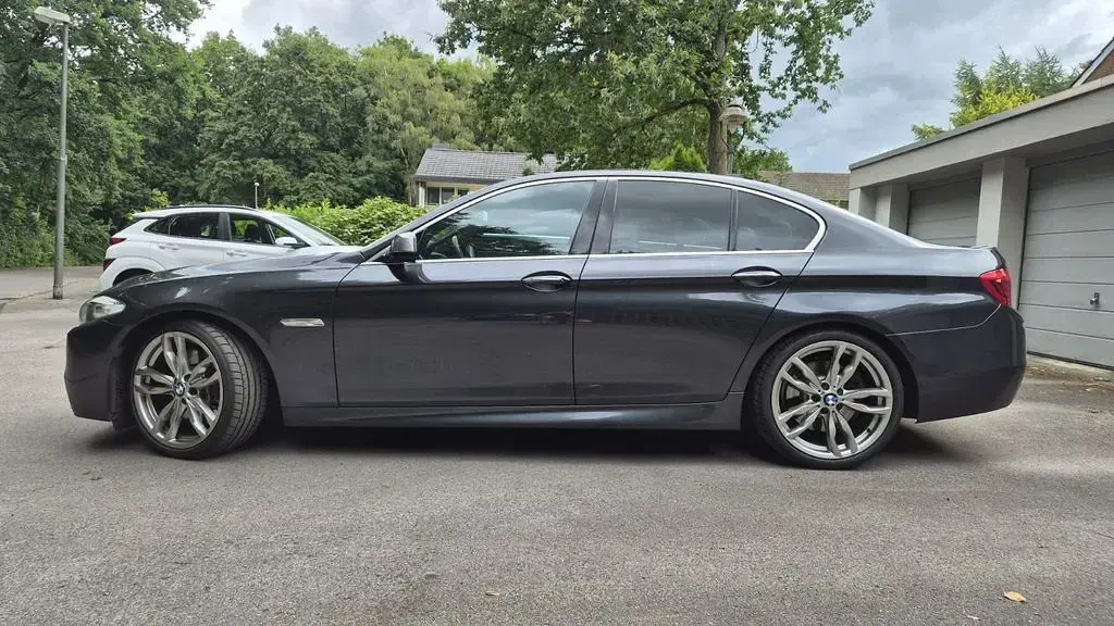 Gebraucht BMW M550 Sport Line 381 PS (280 kW) 2013 Grau Limousine